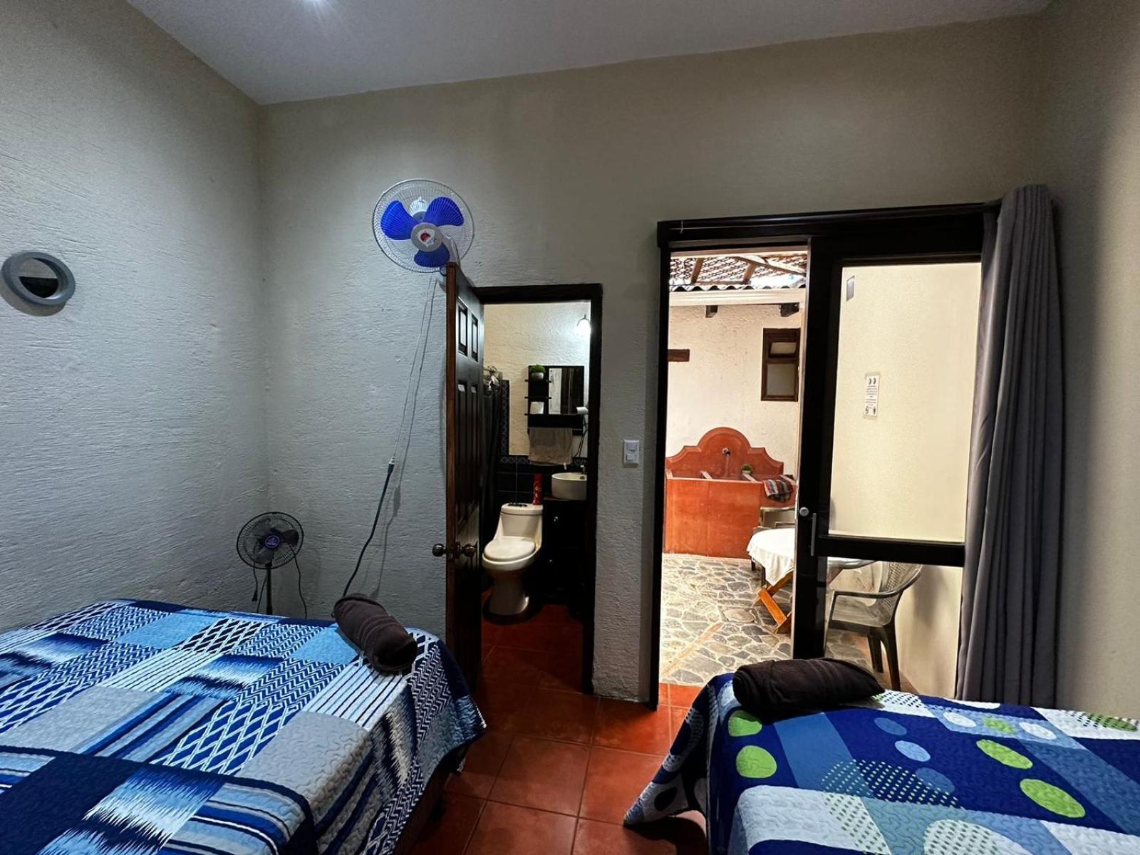 El Aventurero Hotell Antigua Eksteriør bilde